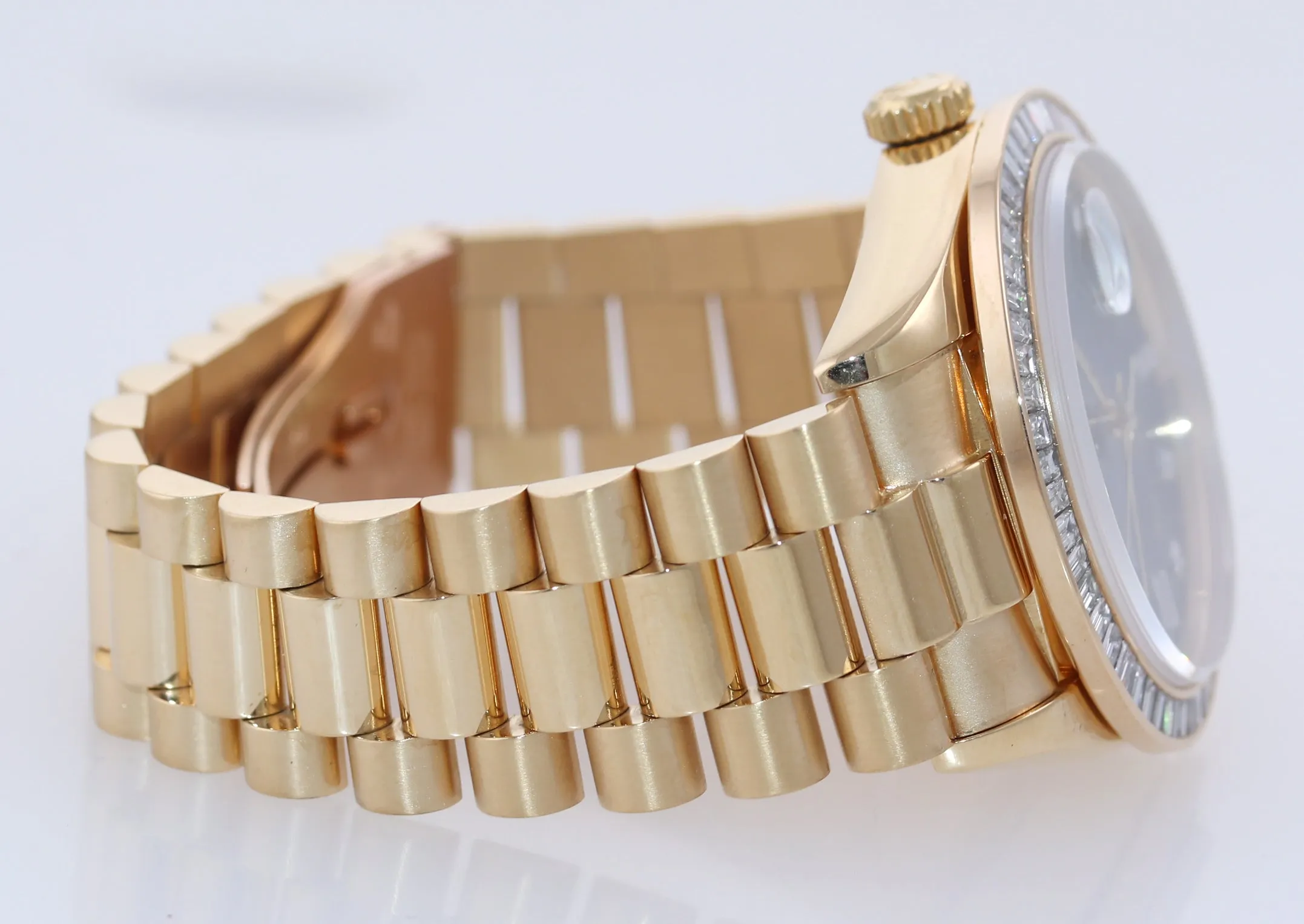 BAGUETTE DIAMOND BEZEL Rolex President 36mm 18038 Yellow Gold Black Dial Watch