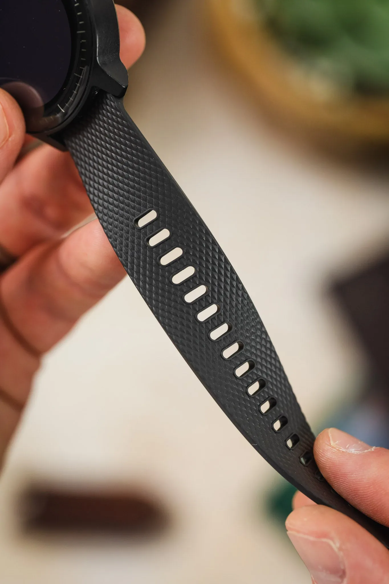 Bonetto Cinturini 330 Wide-Tang Parallel Rubber Watch Strap in BLACK