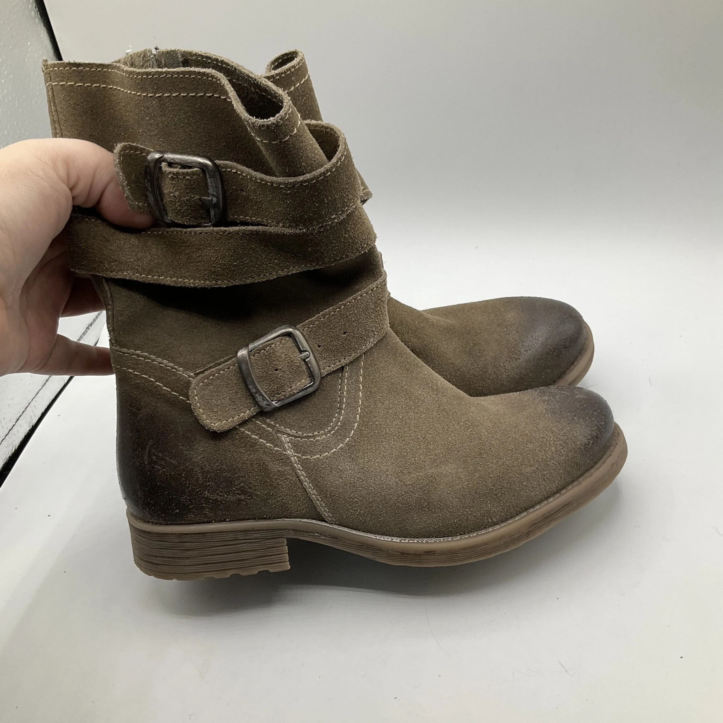 Boots Ankle Flats By Cmb  Size: 7