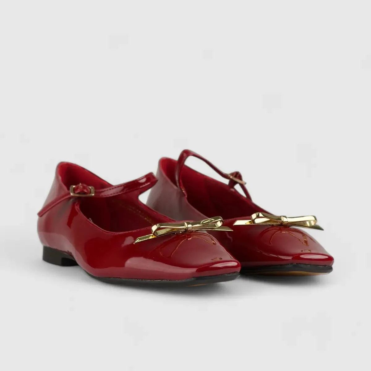 Bulbul Pump Red CAR5022