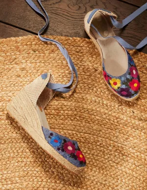 Cassie Espadrilles mit Keilabsatz-Faux-Uni, Stickerei