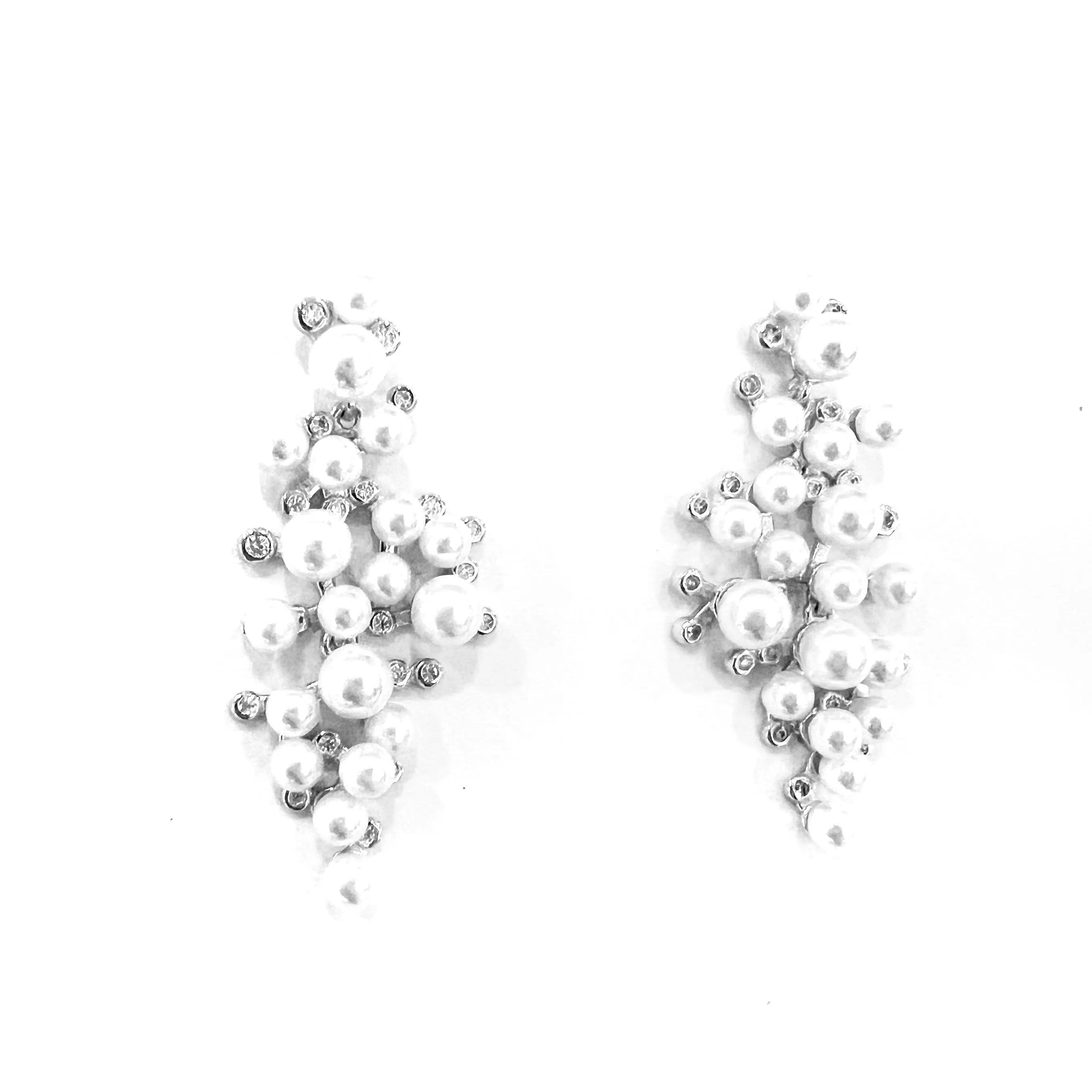 Cluster Pearls Chandelier