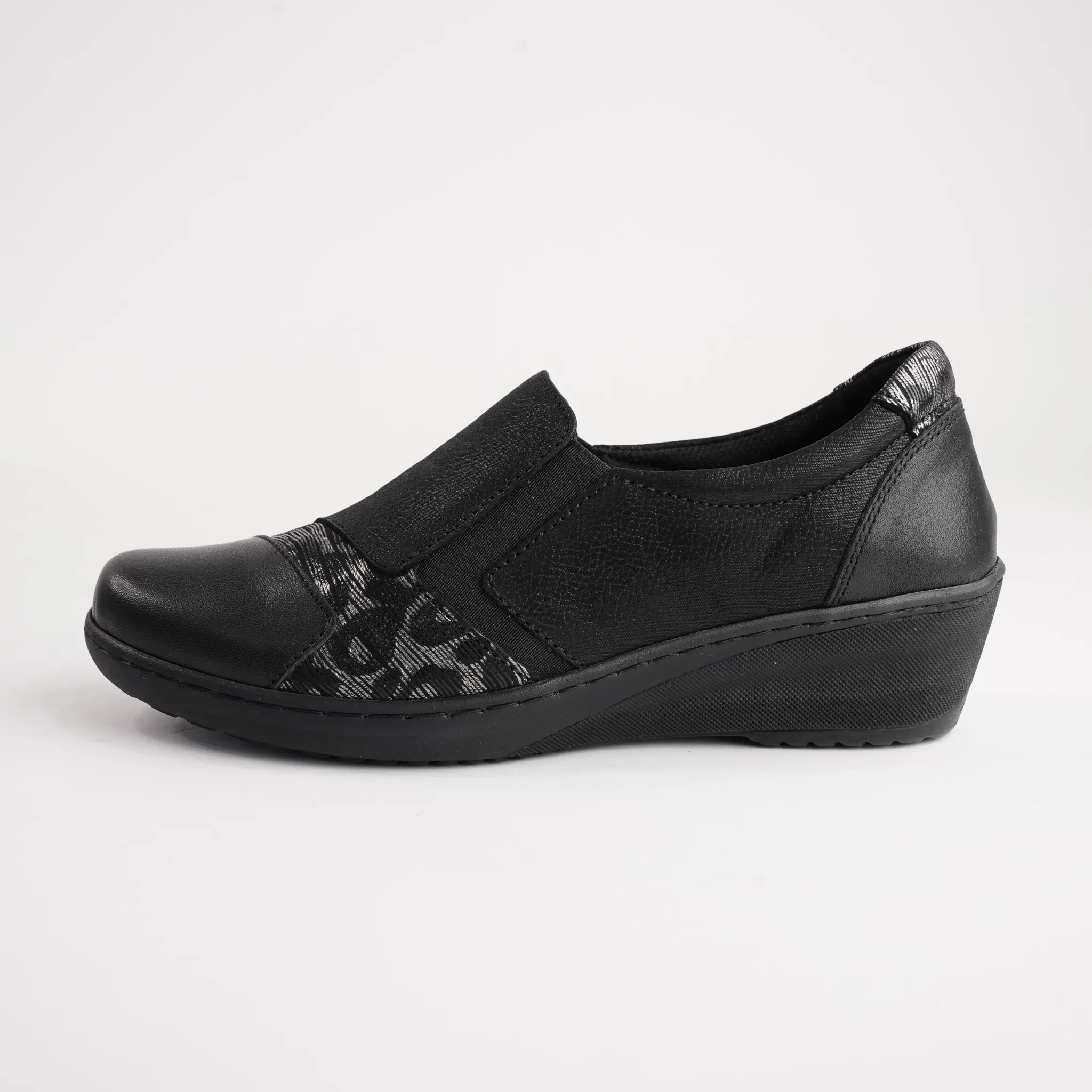 CP461-18 Black Combo Leather Flats