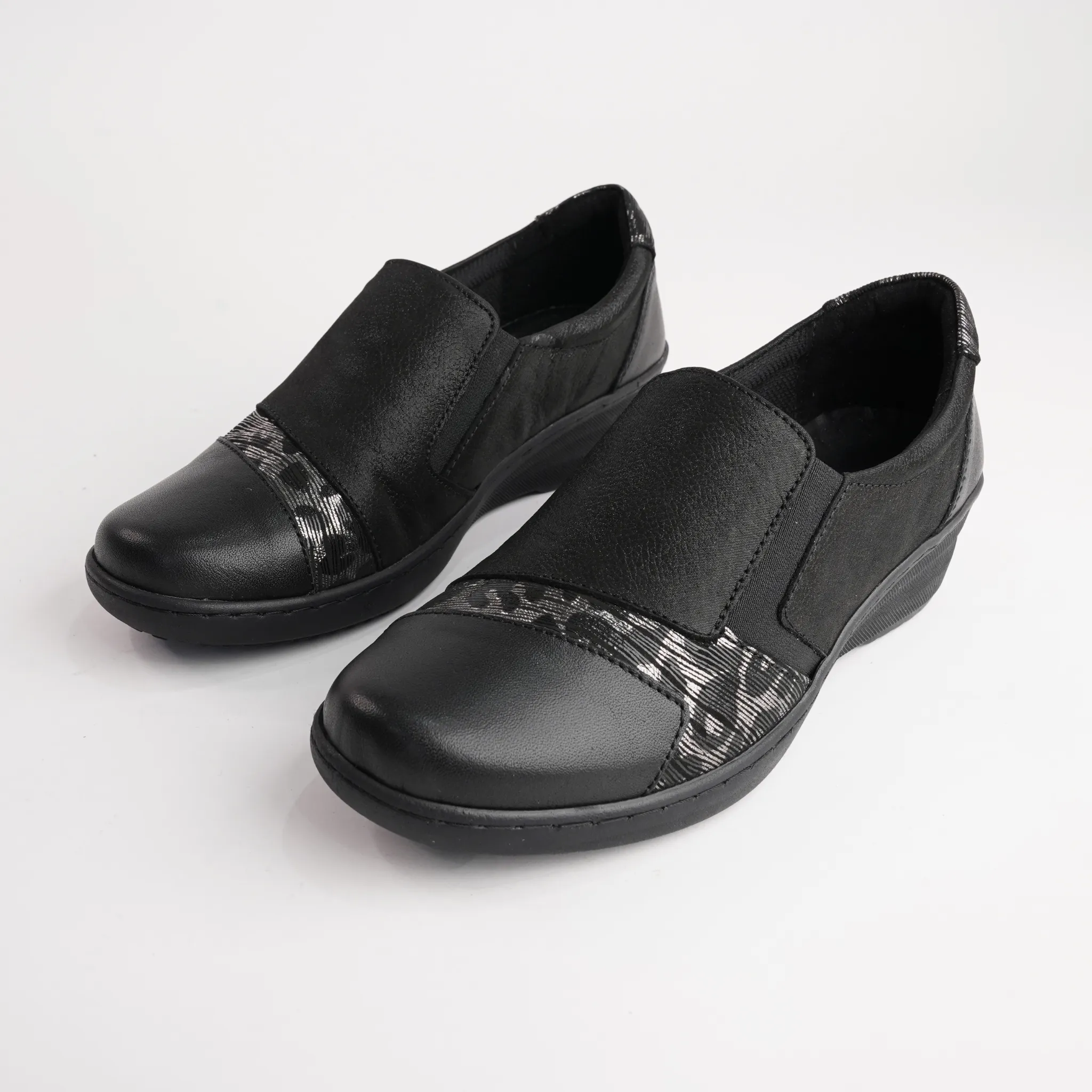 CP461-18 Black Combo Leather Flats