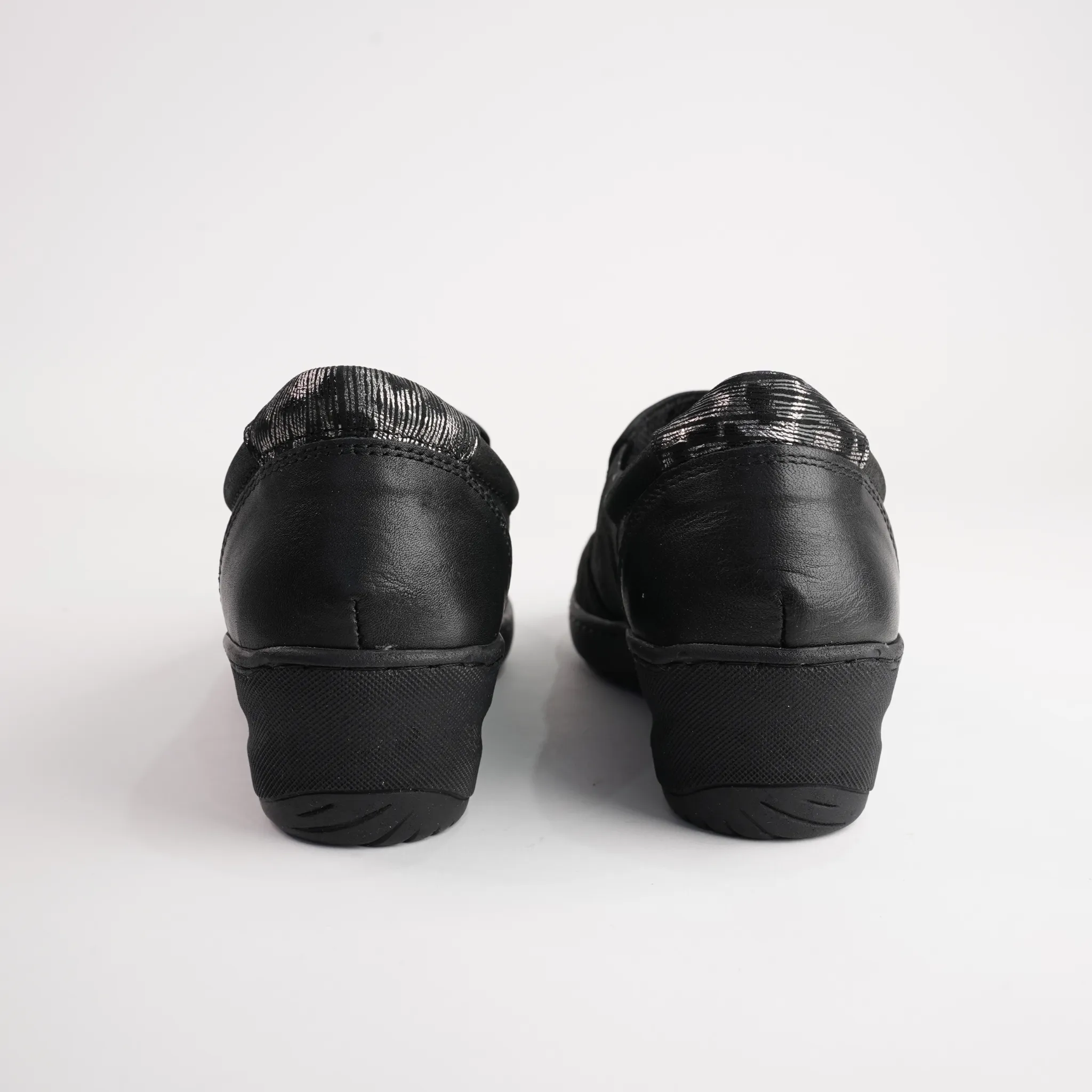 CP461-18 Black Combo Leather Flats