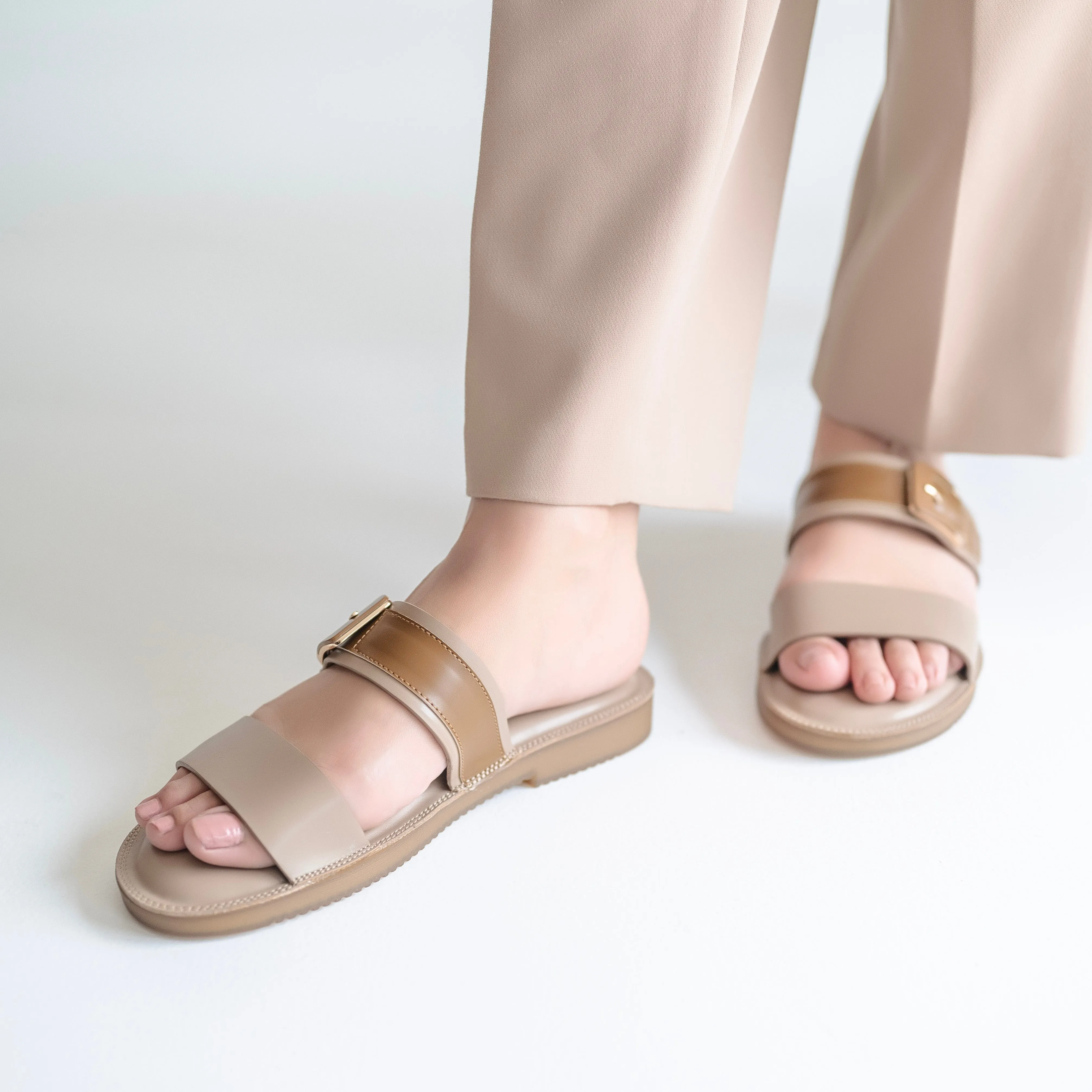 Dual Strap Flats