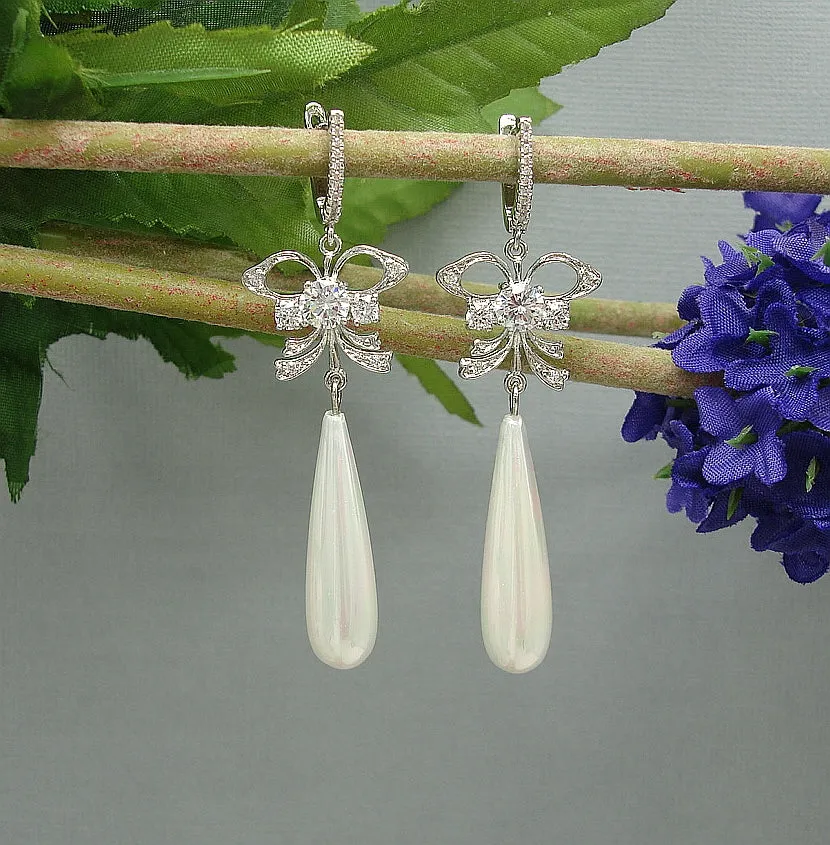 Earrings White Shell Pearl Teardrop with Cubic Zirconia  Dangle Earrings.