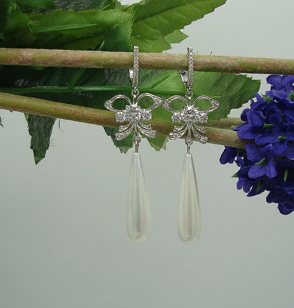 Earrings White Shell Pearl Teardrop with Cubic Zirconia  Dangle Earrings.