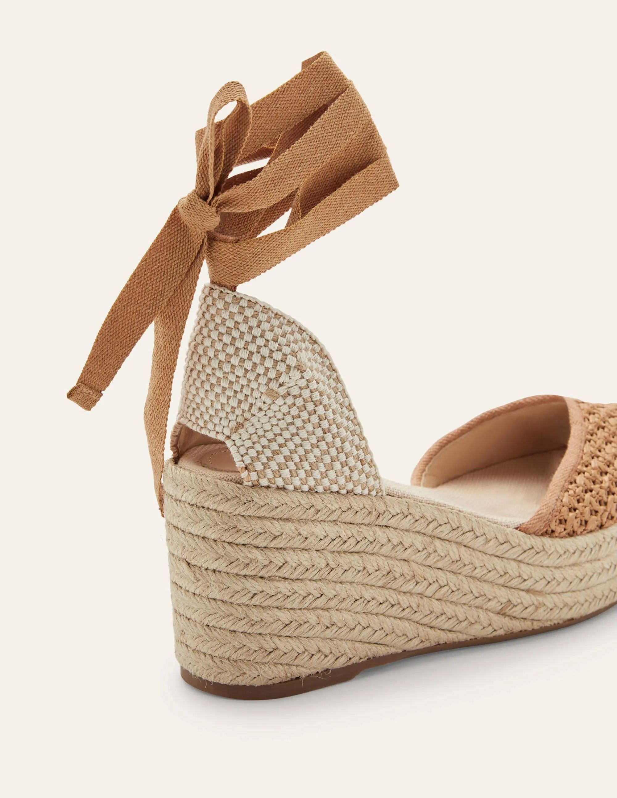 Espadrilles mit hohem Keilabsatz-Hellbraun, Gewebt