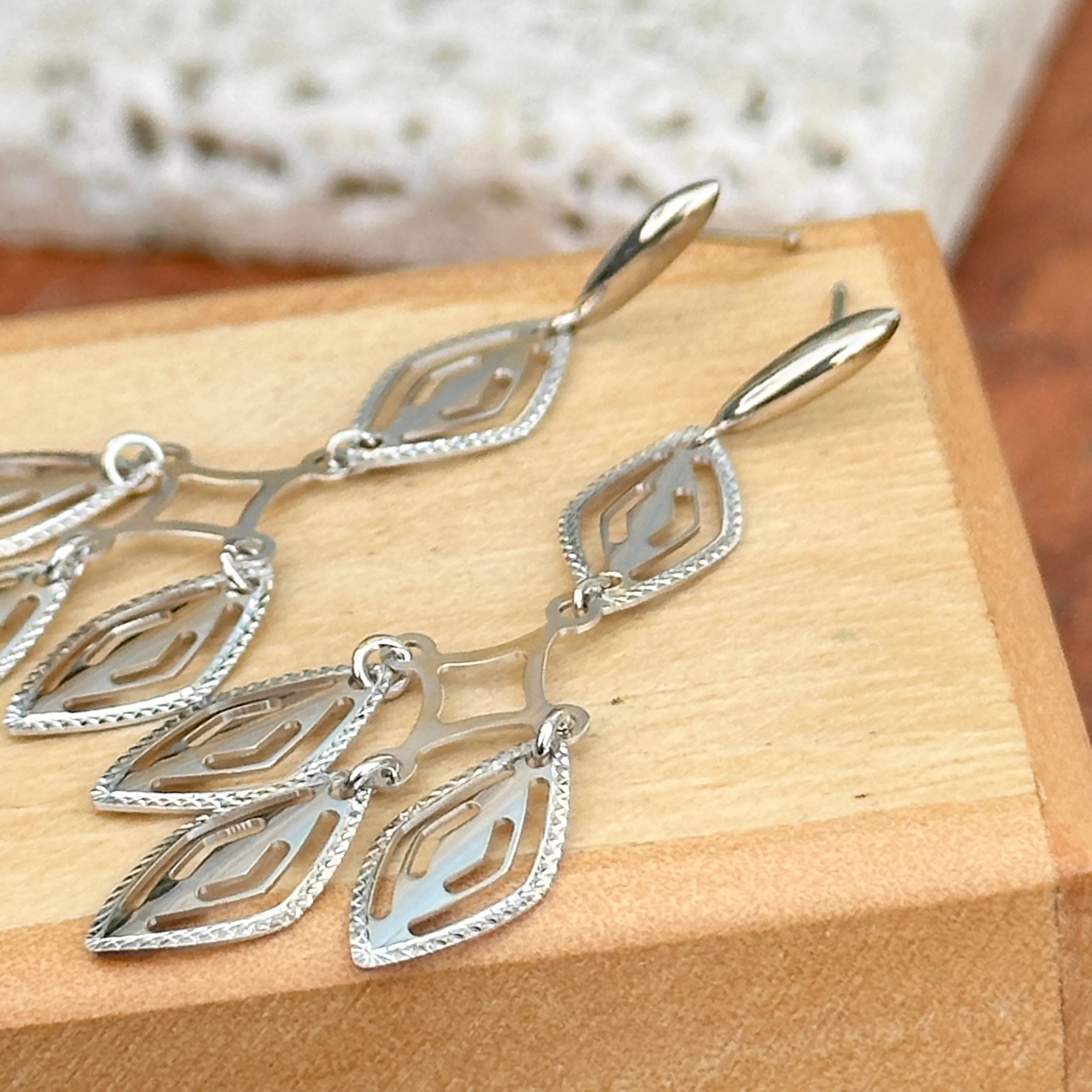 Estate 14KT White Gold Diamond-Cut Chandelier Cutout Earrings Dangle Drop