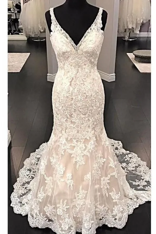 Fit&Flare V-neck Wedding Dress Lace Beaded Backless