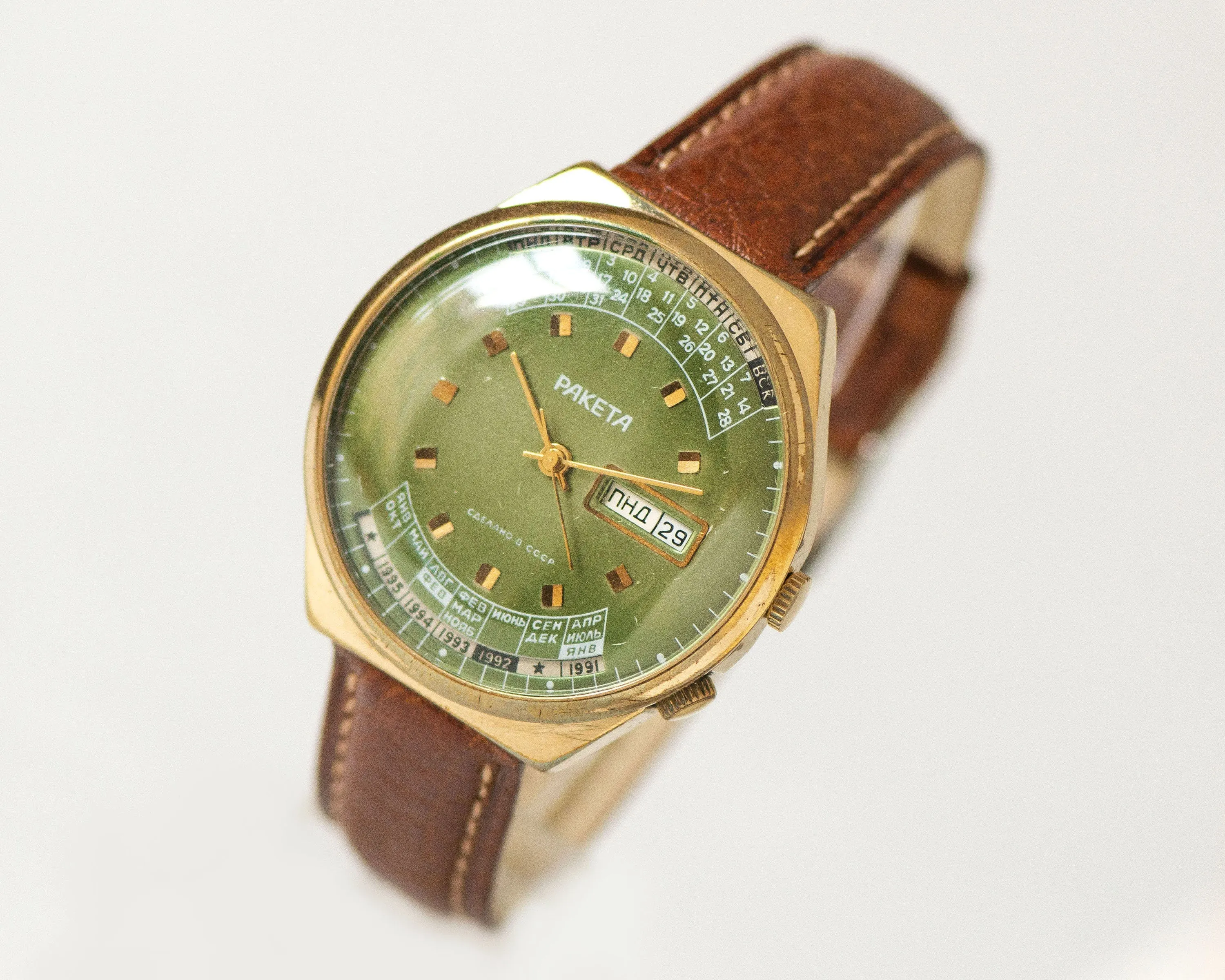 Green men’s watch perpetual calendar, gold plated wristwatch Rocket, chunky vintage men's watch modern, new premium leather strap