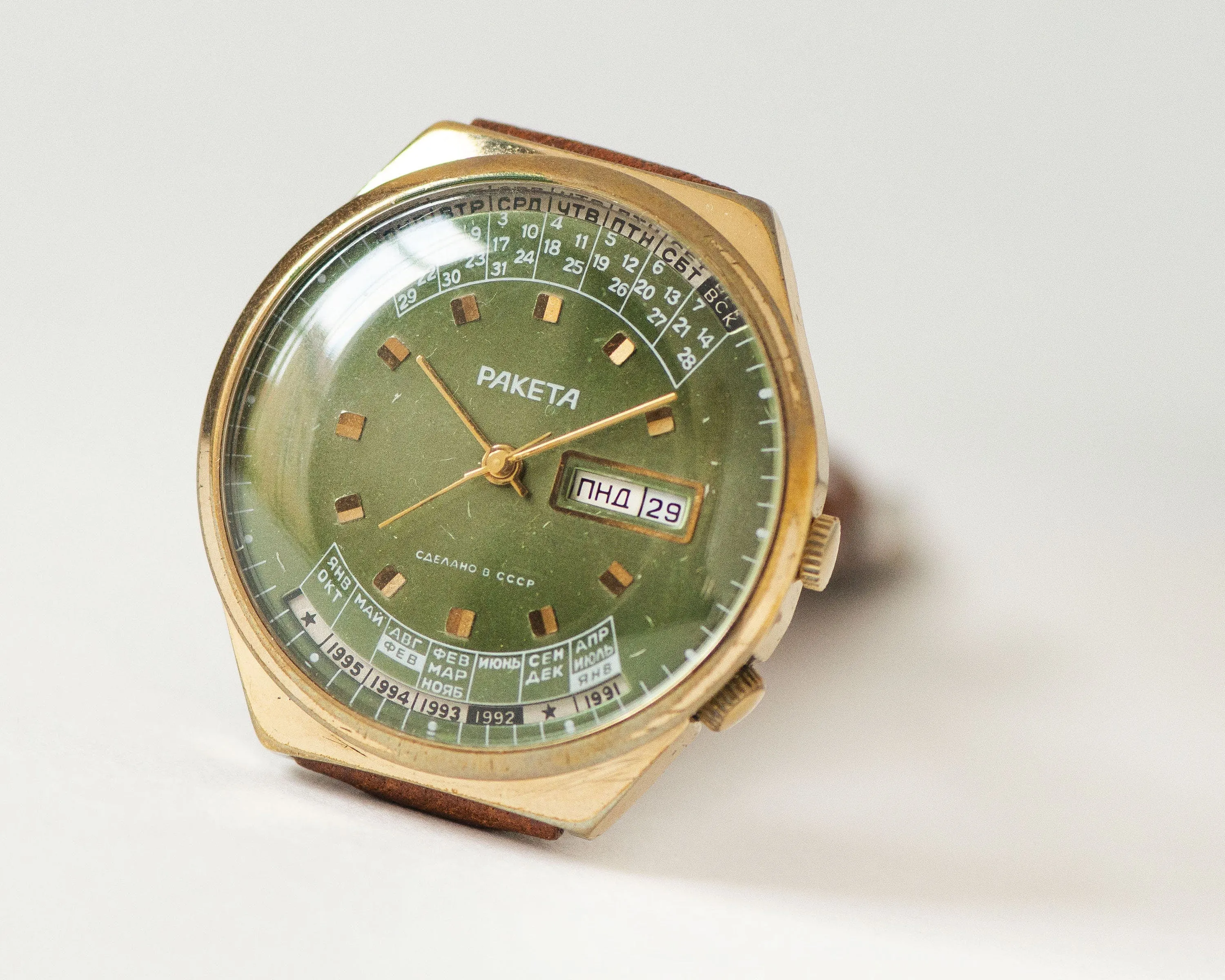 Green men’s watch perpetual calendar, gold plated wristwatch Rocket, chunky vintage men's watch modern, new premium leather strap