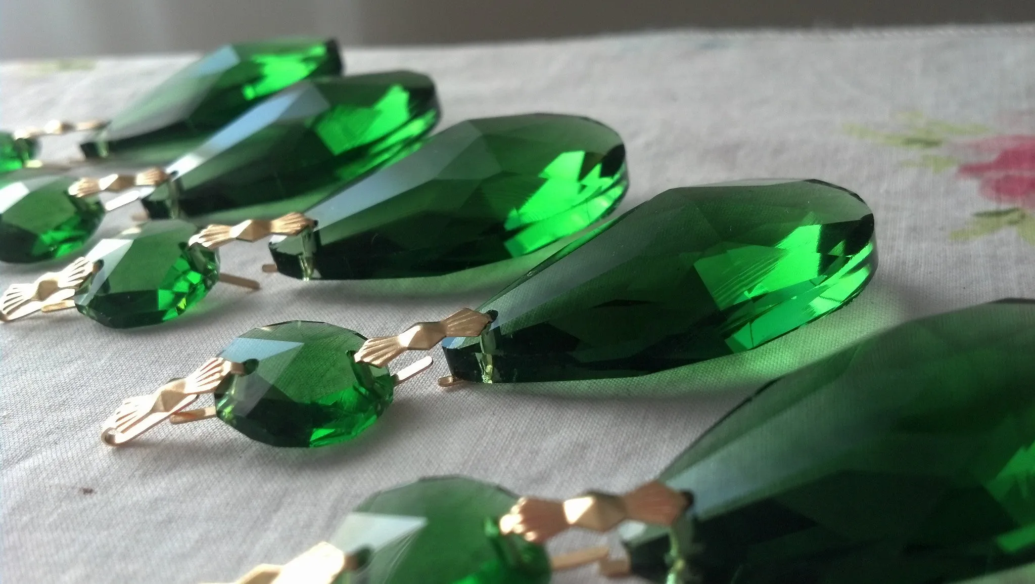 Green Teardrop Chandelier Crystal Ornaments, Pack of 5