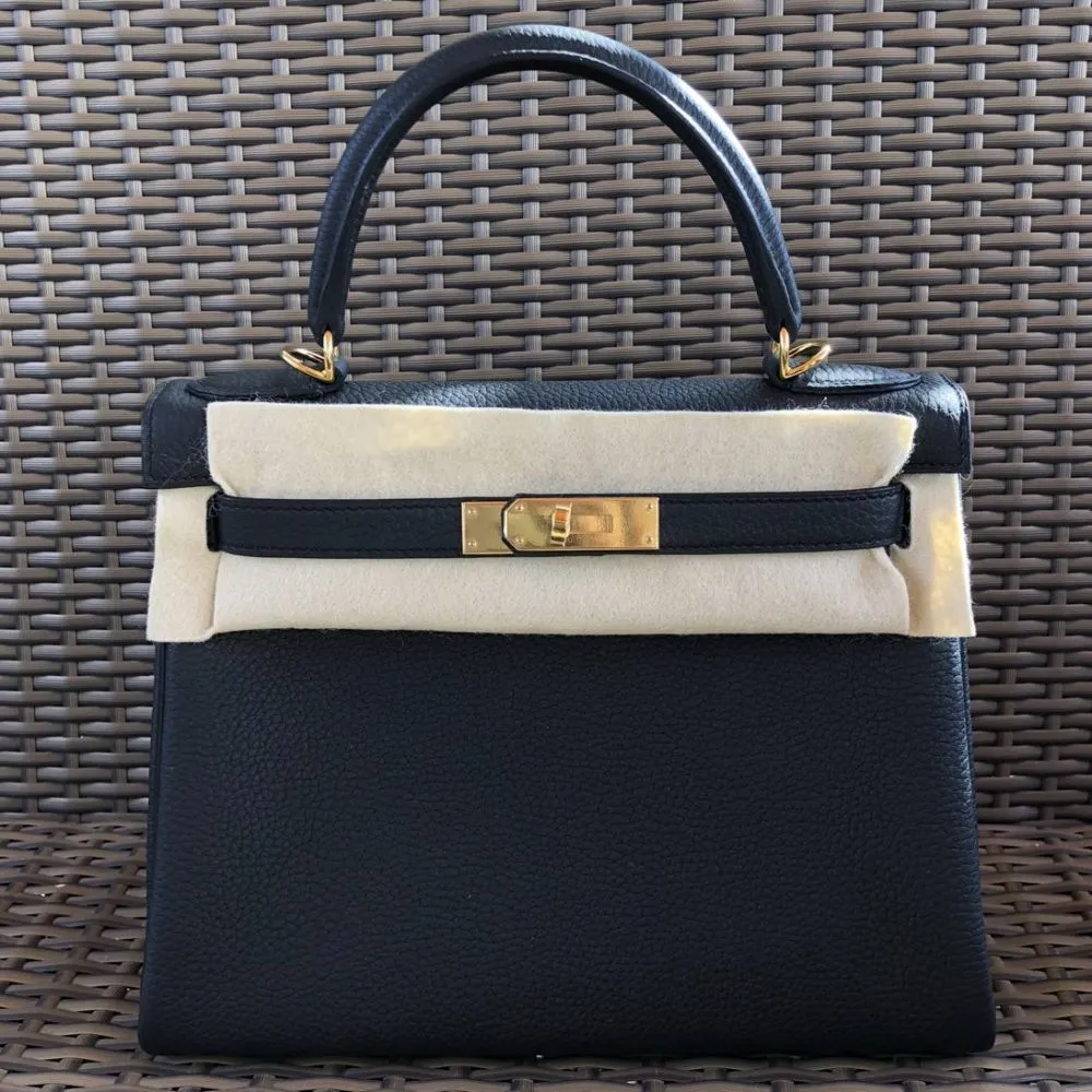 Hermès Kelly 28 Noir (Black) Togo Gold Hardware GHW
