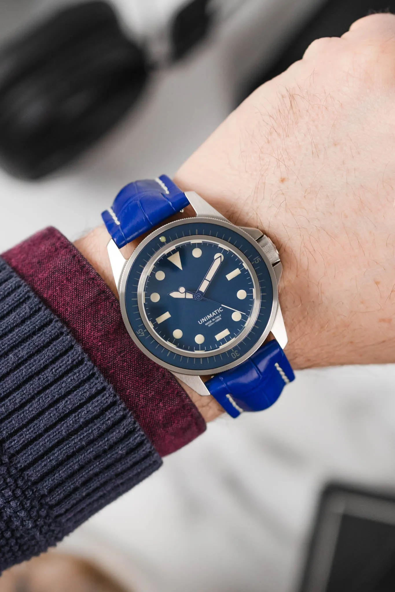 Hirsch CAPITANO Padded Alligator Leather Water-Resistant Watch Strap in ROYAL BLUE