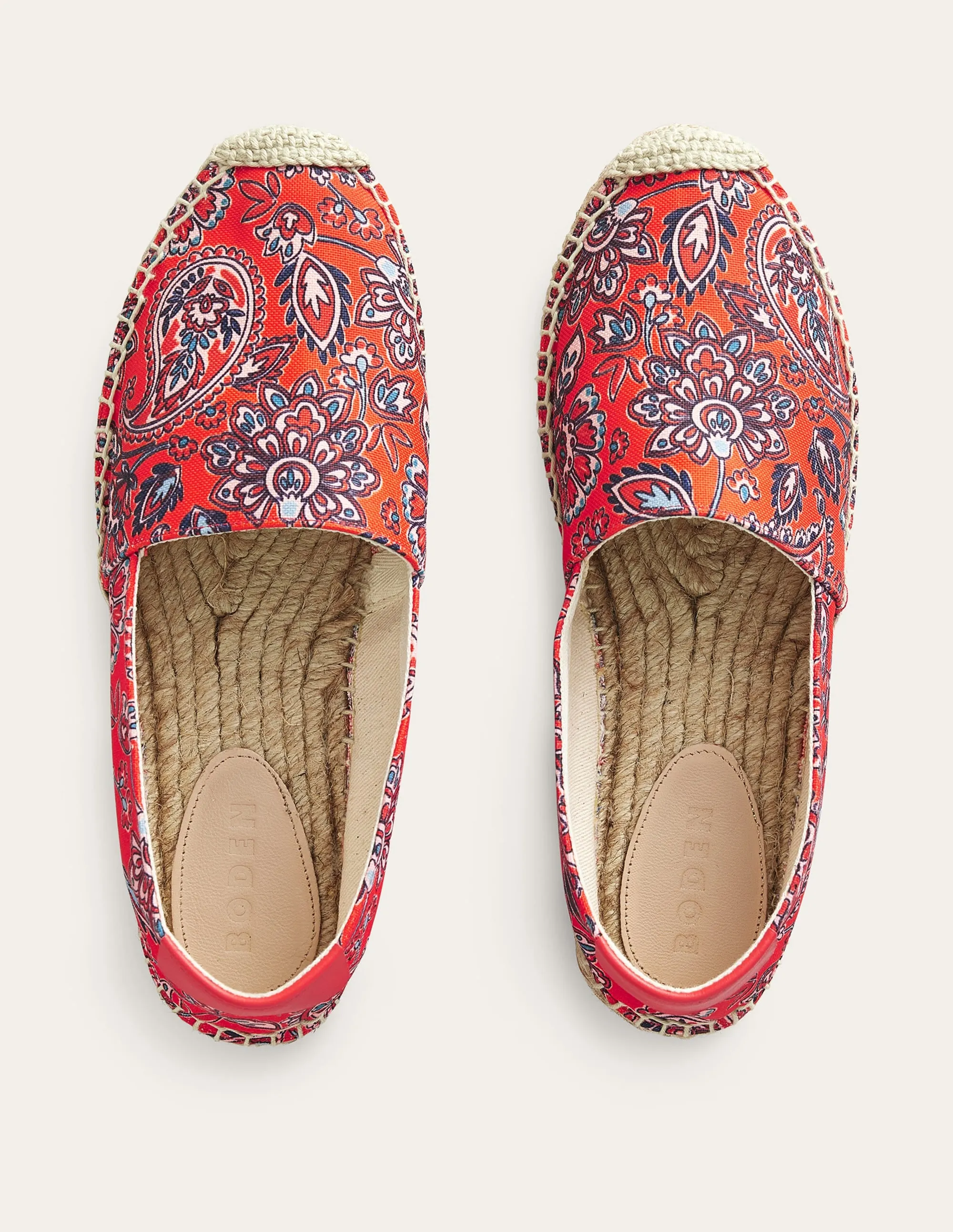 Klassische Espadrilles mit flacher Sohle-Knallrot, Paisleymuster