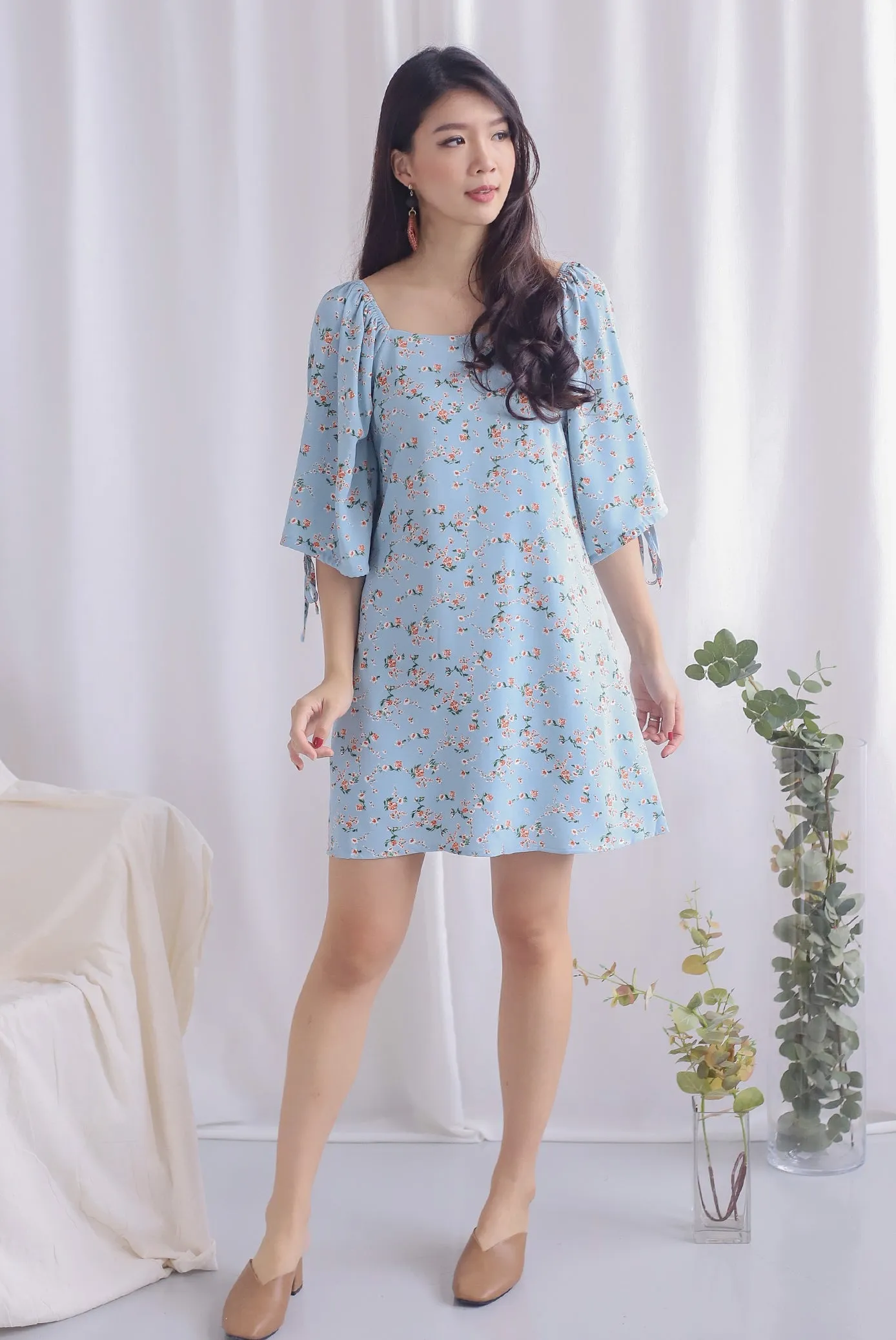 Luciya Tie Sleeve Dress In Sky Floral