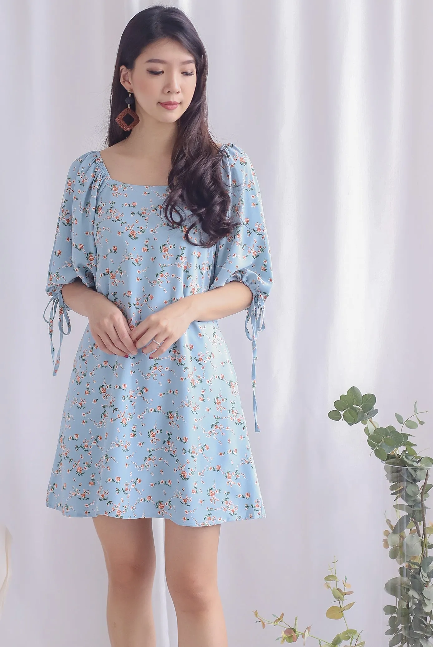 Luciya Tie Sleeve Dress In Sky Floral