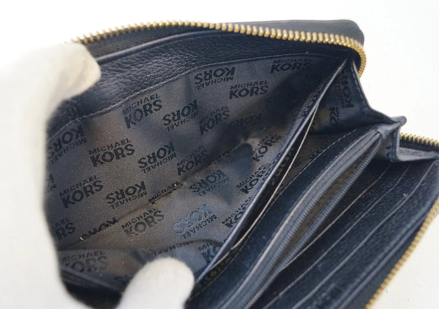 MICHAEL KORS Jet Set Black Pebbled Leather Wallet