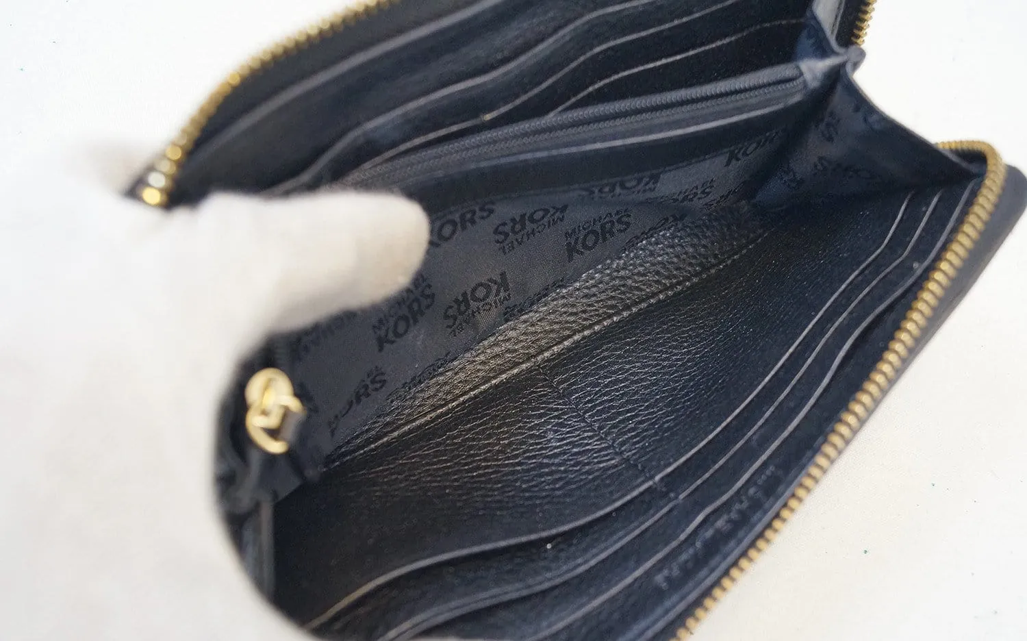 MICHAEL KORS Jet Set Black Pebbled Leather Wallet