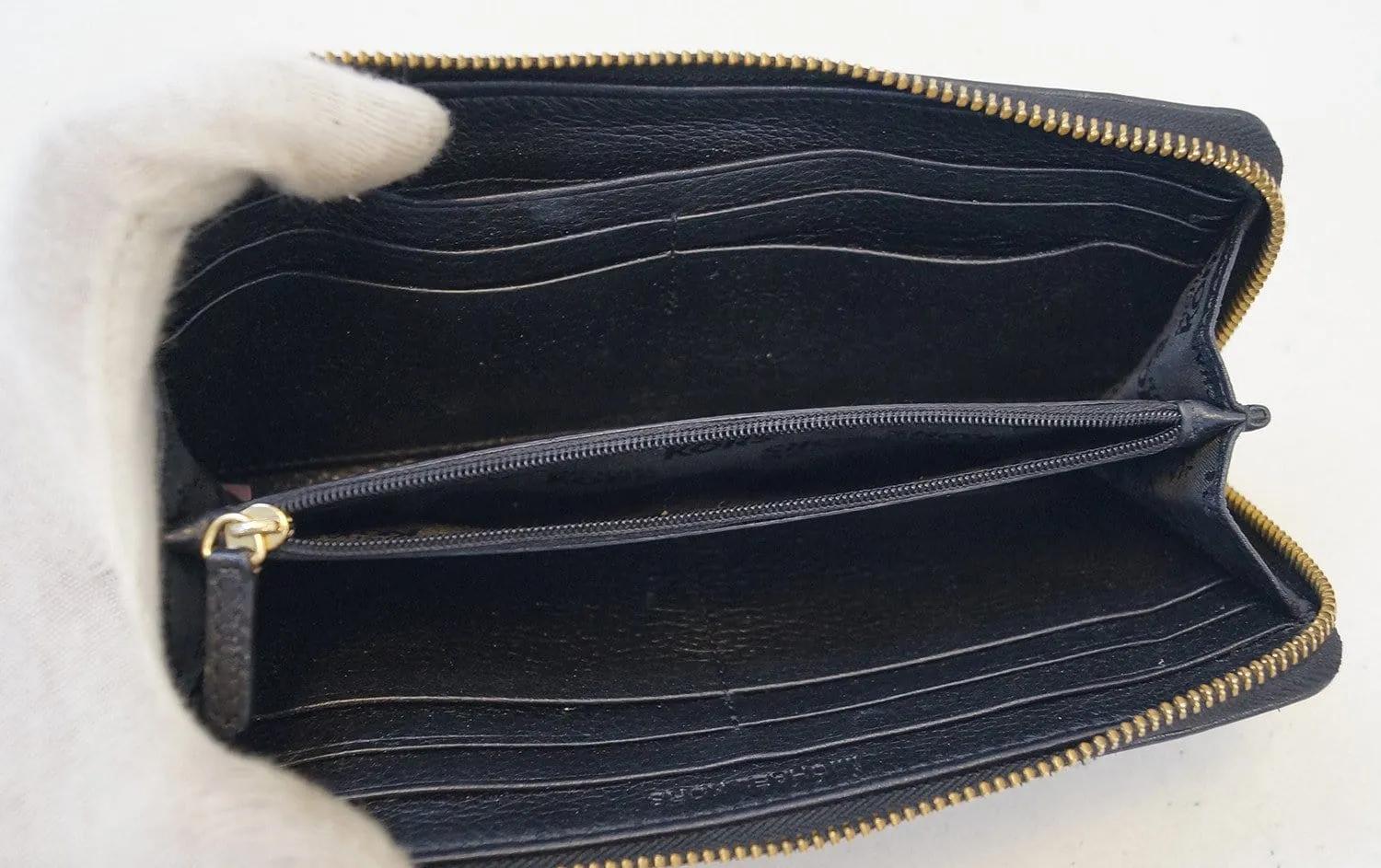 MICHAEL KORS Jet Set Black Pebbled Leather Wallet