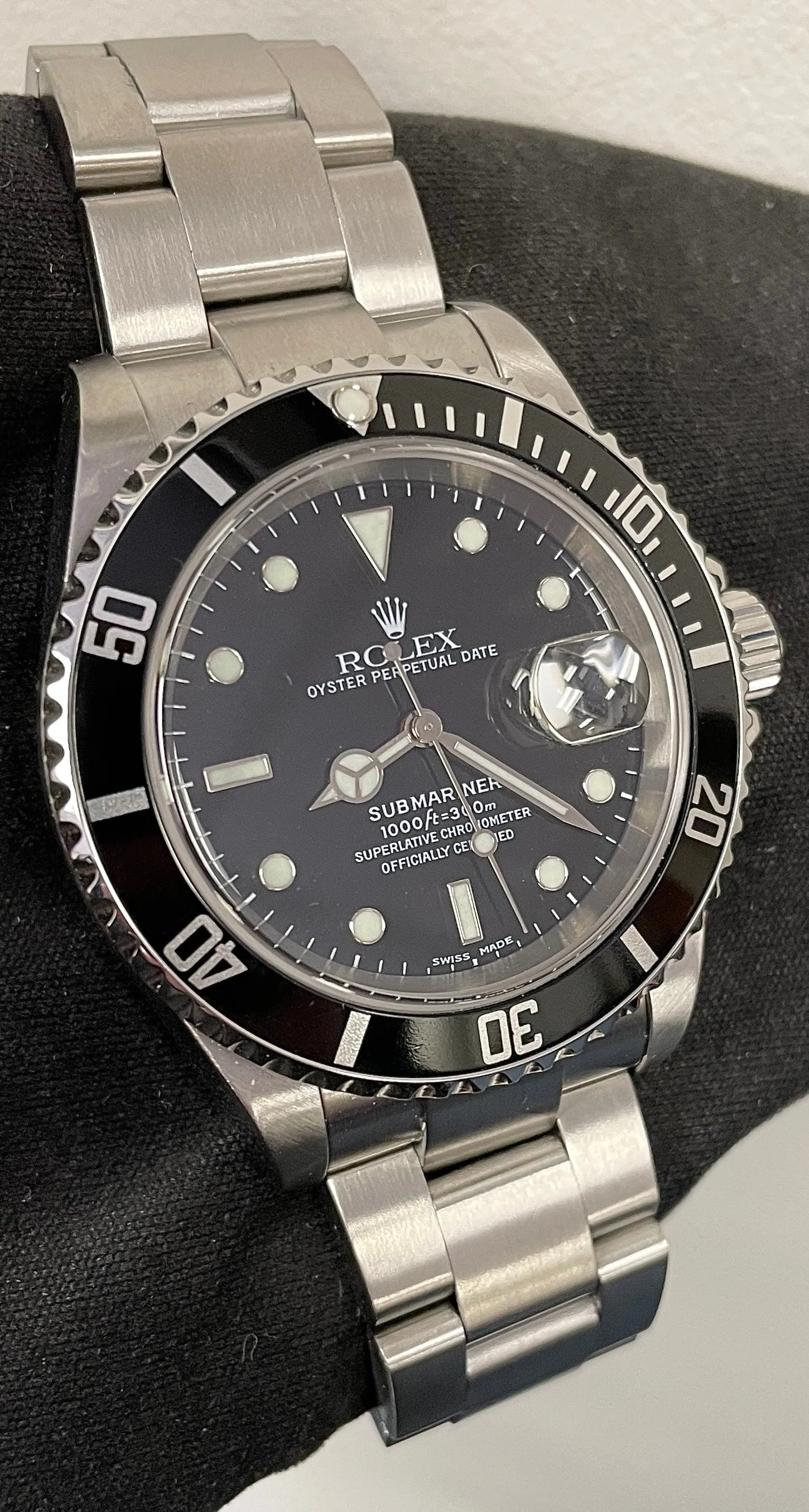 MINT 2002 Rolex Submariner Date 16610 SEL Stainless Black Ceramic 40mm Watch