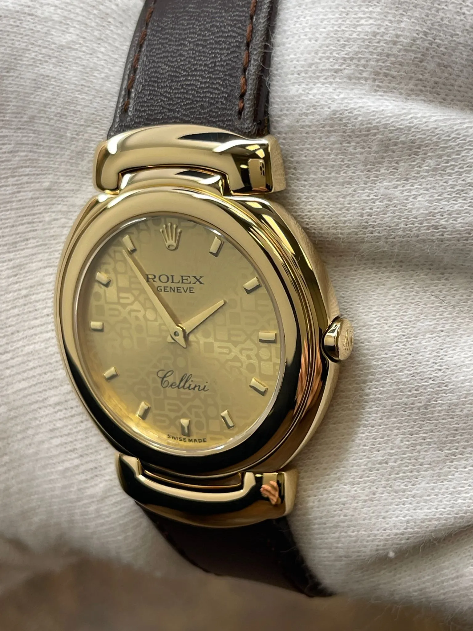 Rolex Cellini 33mm 18K Yellow Gold 6622 Champagne Dial Quartz Men's Watch