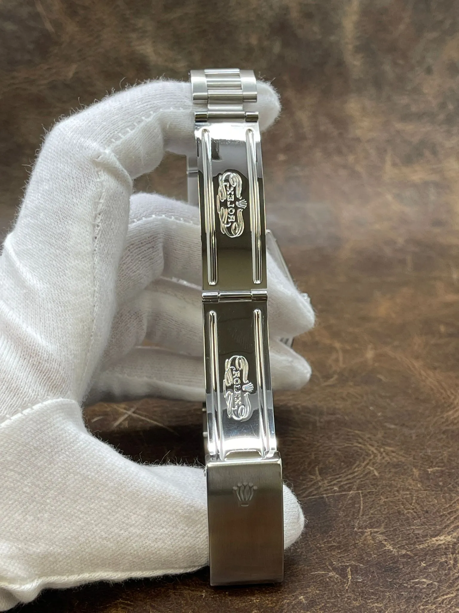 Rolex Oyster Perpetual Date 34mm 1500 Custom MOP Diamond Dial Automatic Watch