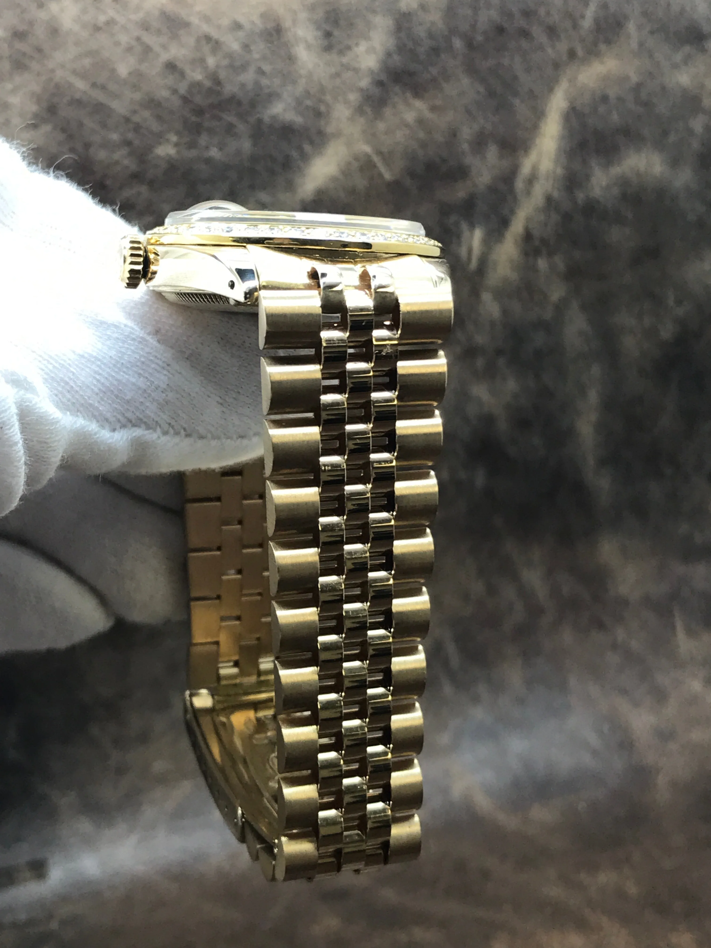 Rolex Oyster Perpetual Date 34mm 1501 Custom MOP Diamond Dial Automatic Watch