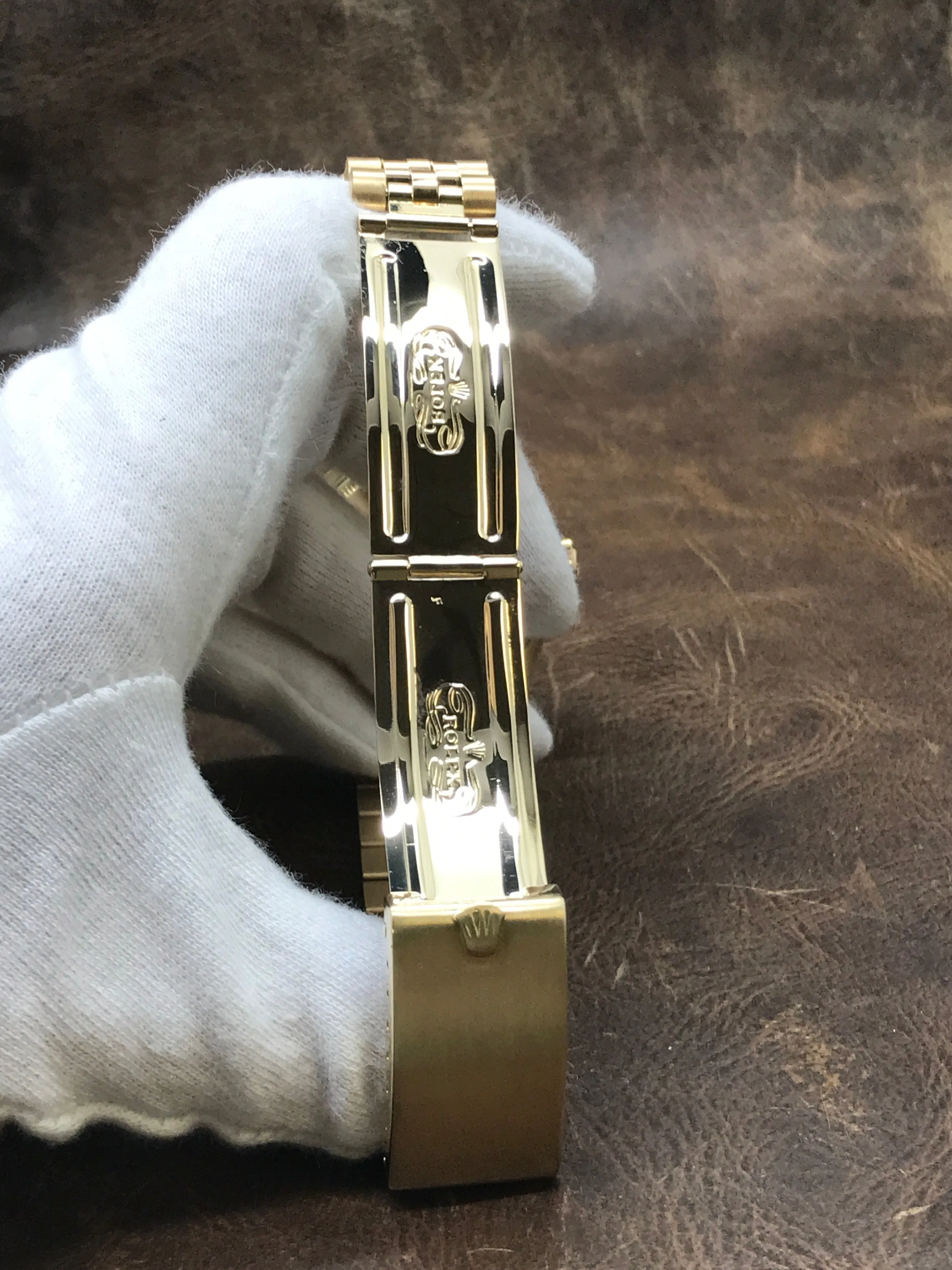 Rolex Oyster Perpetual Date 34mm 1501 Custom MOP Diamond Dial Automatic Watch