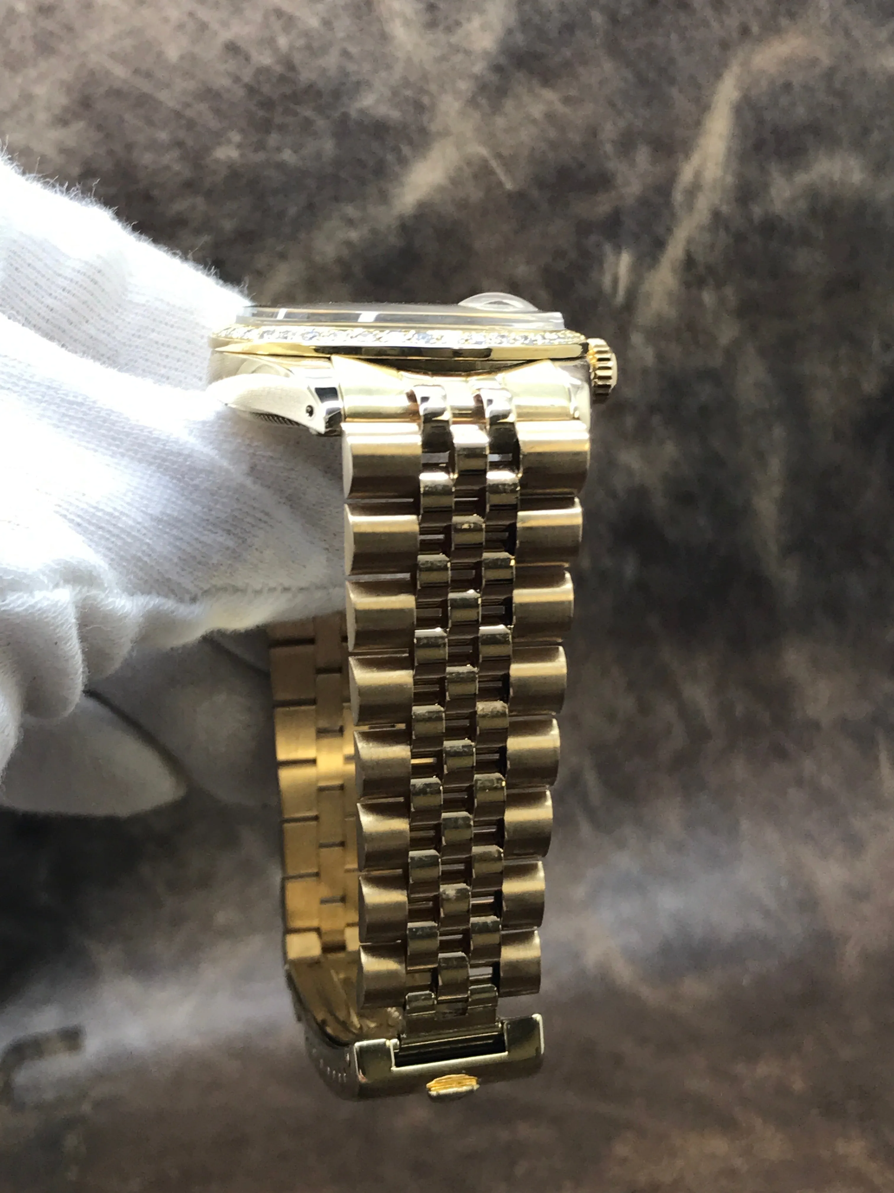 Rolex Oyster Perpetual Date 34mm 1501 Custom MOP Diamond Dial Automatic Watch