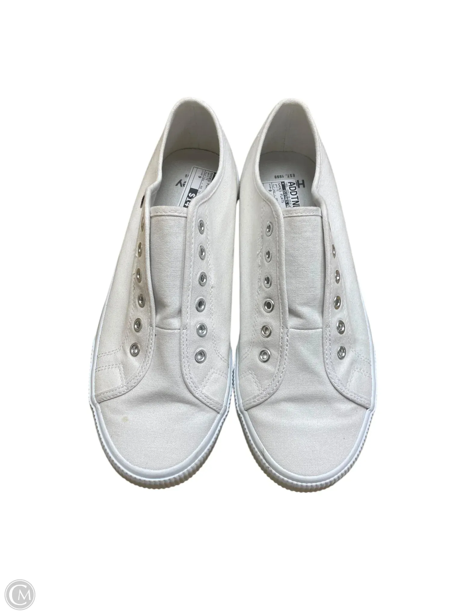 Shoes Flats By Clothes Mentor In White, Size: 9
