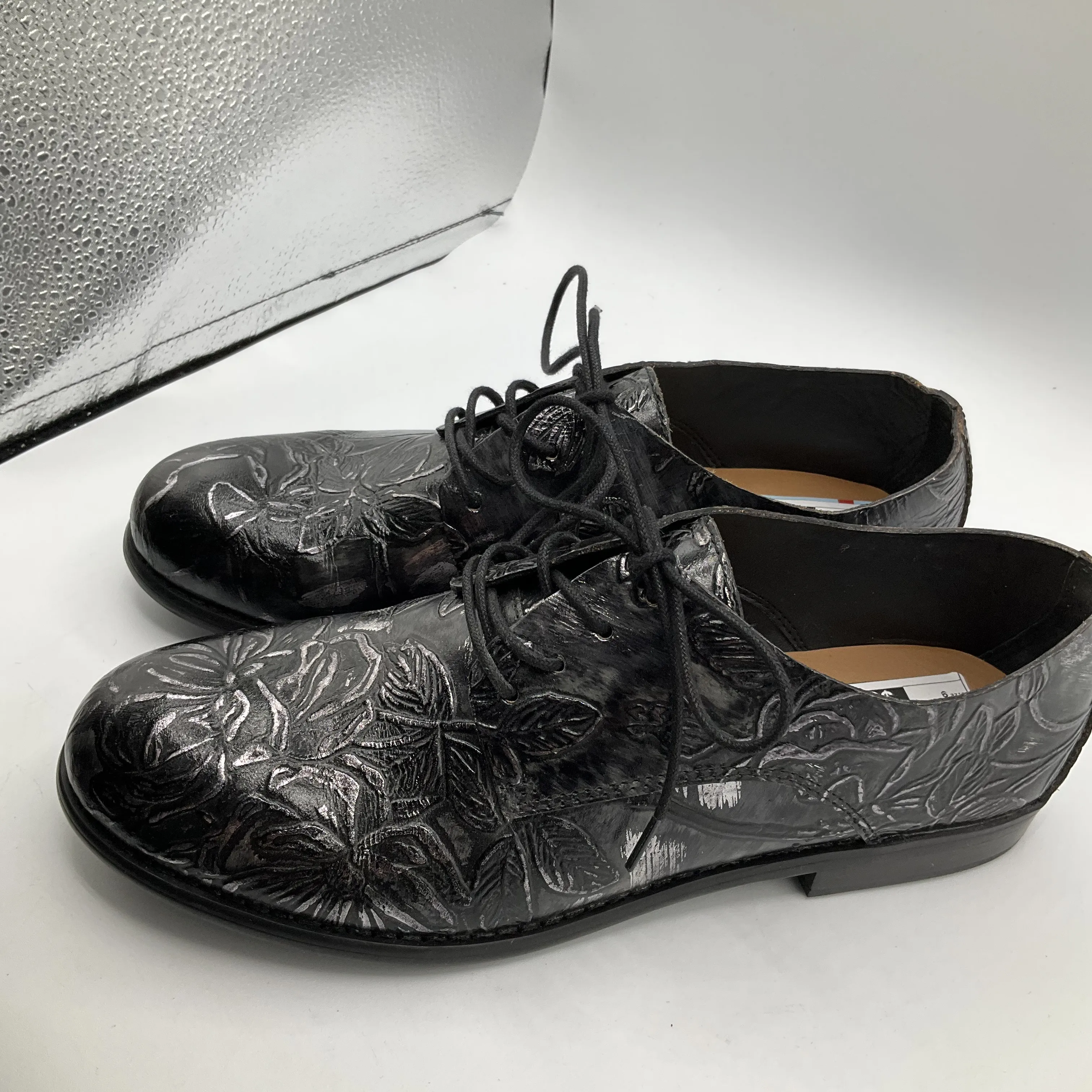 Shoes Flats By Patricia Nash  Size: 9