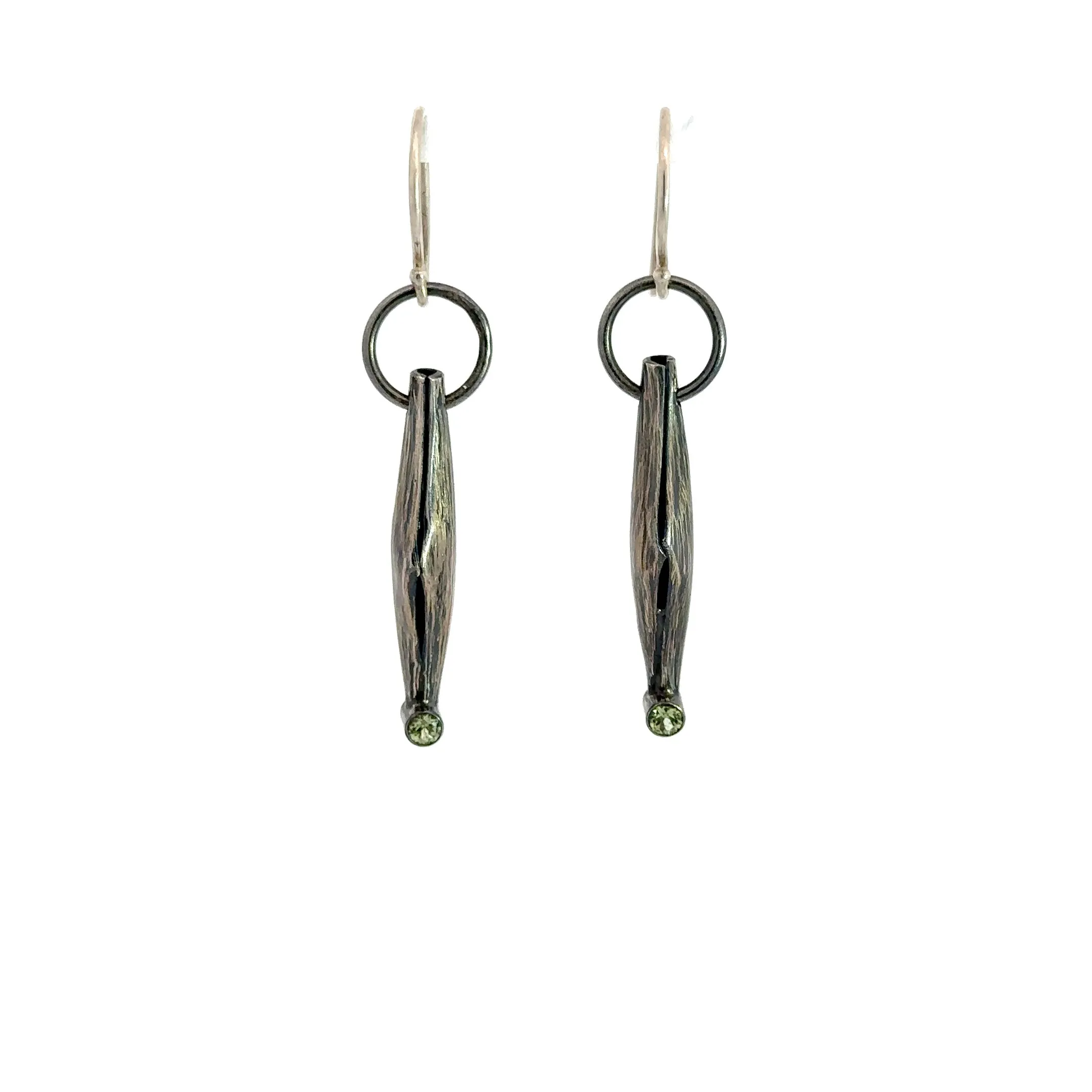 Spiculum Single Pod with Peridot Dangle