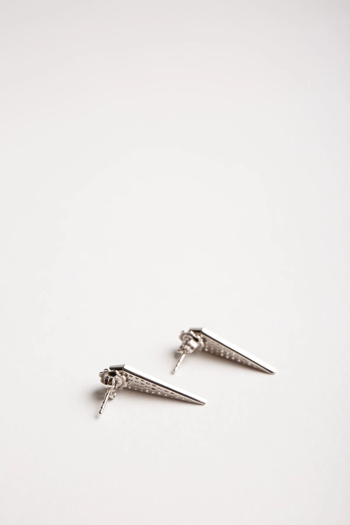 STEFERE | 18K WHITE GOLD .88 DIAMOND EARRINGS