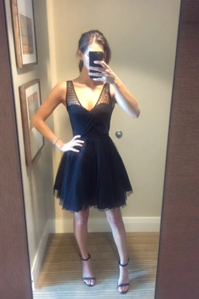 V-neck Black Tulle Homecoming Dresses with Dots Patterns
