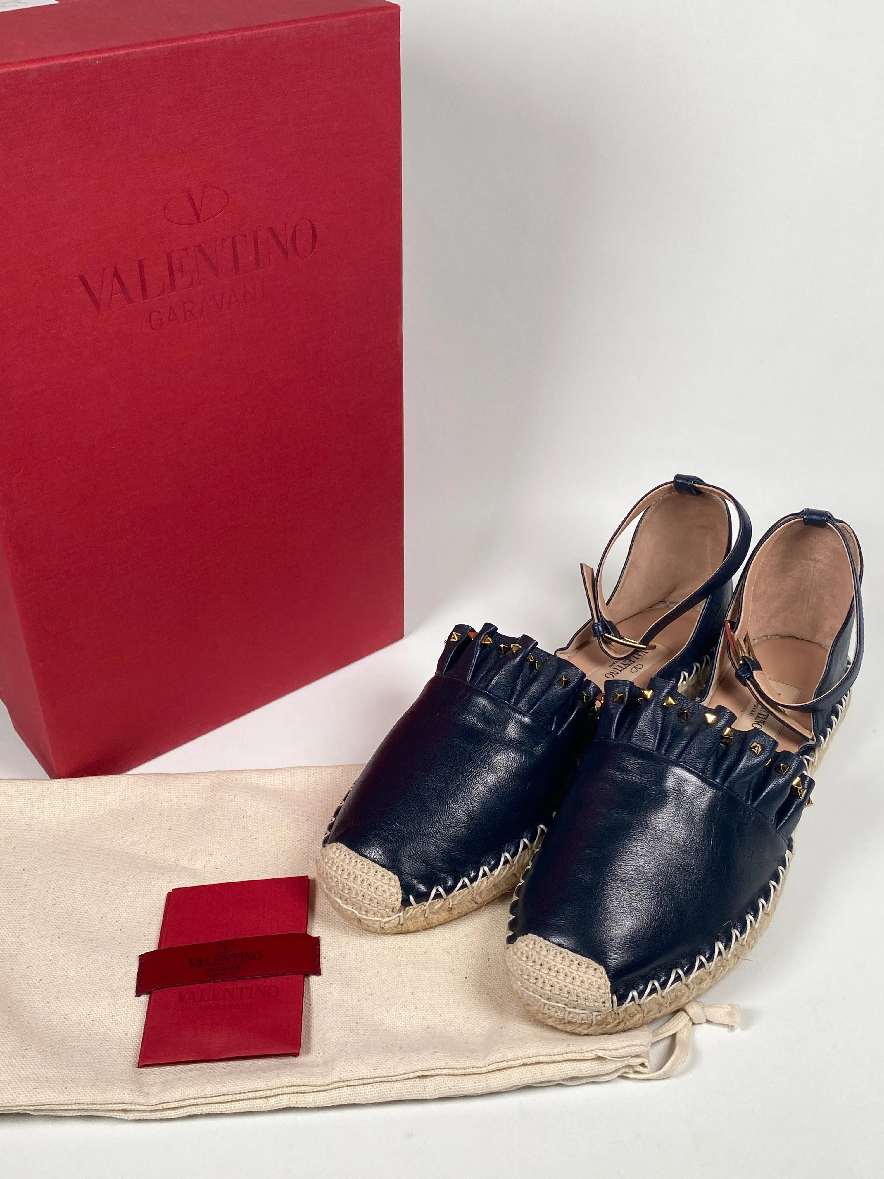 VALENTINO GARAVANI - ROCKSTUD RUFFLE TRIM NAVY BLUE LEATHER ESPADRILLES - SZ 38 - NEW IN BOX