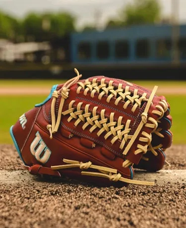 Wilson Winter 2024 A2000® D33 11.75" Baseball Glove